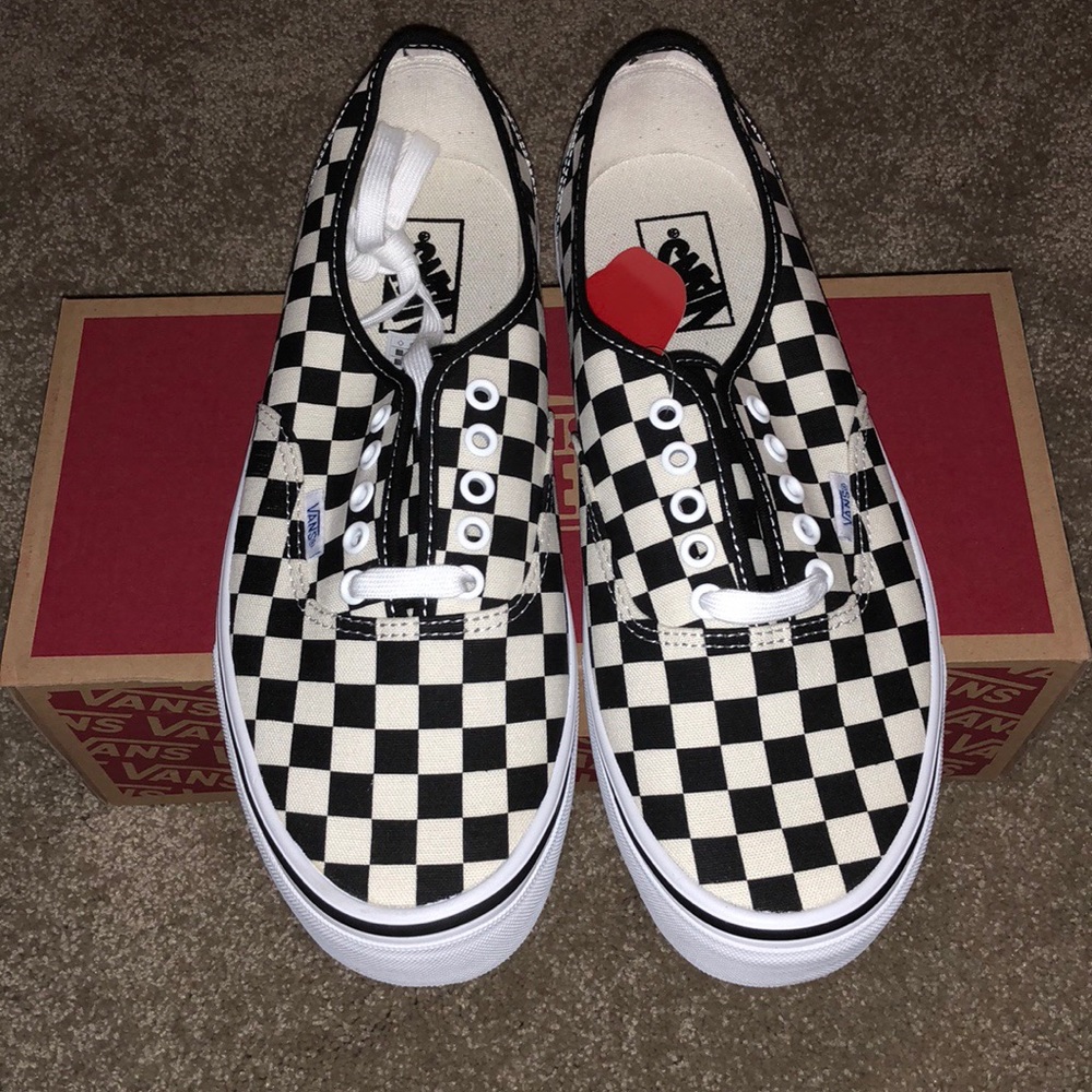 VANS (Golden Coast)